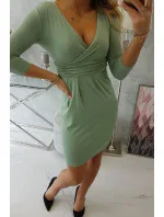 Priliehavé šaty s prestrihom pod prsiami tmavo mätovej farby