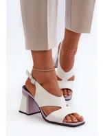 Dámské sandály na podpatku bílé D&A model 21655809 - S.Barski Dámské sandály na podpatku bílé D&A model 21655809 - S.Barski