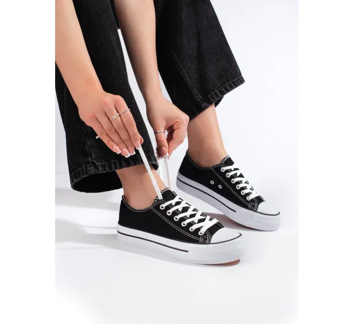 Praktické dámské černé tenisky bez podpatku Praktické dámské černé tenisky bez podpatku