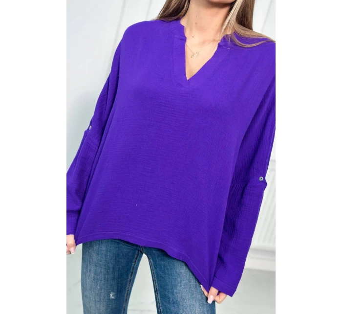 Mušelínová blúzka s vyhrnutými rukávmi tmavo fialová