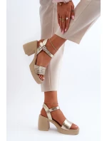 model 21655608 Dámské Kožené Sandály Na Klínu Zlaté - Zazoo