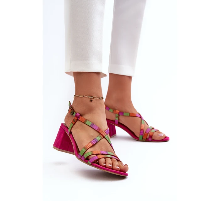 Sametové sandály na nízkém podpatku model 21660062 - Maciejka