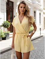 Dámsky letný overal s obálkovým výstrihom žltý FashionStreet EY2642 Dámsky letný overal s obálkovým výstrihom žltý FashionStreet EY2642