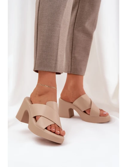 Lehké Pantofle Na Podpatku Z Eko Kůže Světle Béžové model 21684550 - Boto Lehké Pantofle Na Podpatku Z Eko Kůže Světle Béžové model 21684550 - Boto