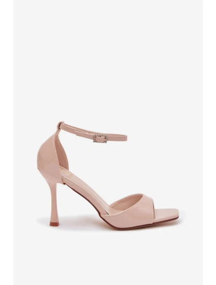 Sandále na podpätku model 222260 Vykročte štýlovo Sandále na podpätku model 222260 Vykročte štýlovo