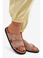 Dámské pantofle z imitace semiše s zlatými přezkami tmavě béžové model 22125537 - Boto