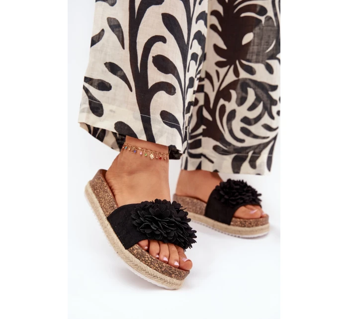 Dámské Pantofle Na Platformě S Ozdobnými Černé model 21704410 - Boto Dámské Pantofle Na Platformě S Ozdobnými Černé model 21704410 - Boto