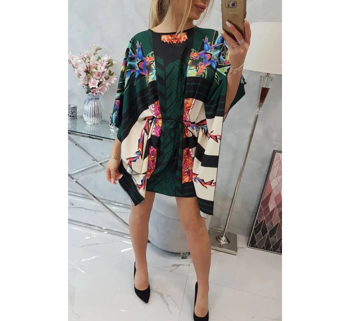 Netopierie šaty s viazaním v páse zelenej Netopierie šaty s viazaním v páse zelenej