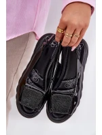 Skórzane Lakierowane Sandały Damskie Na Koturnie z Ozdobą Artiker 56C1564 Czarne