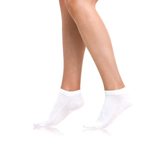 Krátke dámske bambusové ponožky BAMBUS AIR LADIES IN-SHOE SOCKS - Bellinda - biela