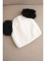 Dámská zimní čepice z vlny s bílá model 21817793 - K-Fashion Dámská zimní čepice z vlny s bílá model 21817793 - K-Fashion