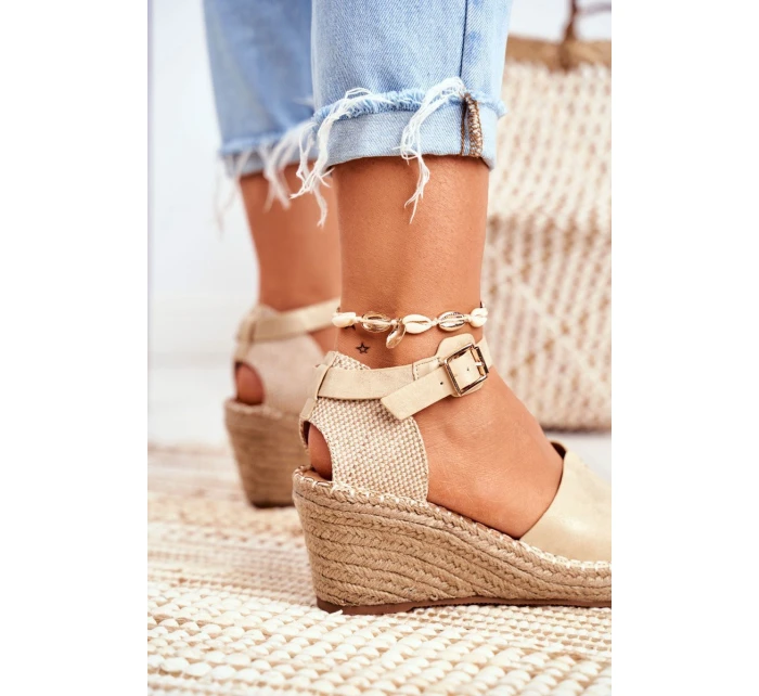 Sandály Na Klínu Zlaté model 21530520 - EVENTO Sandály Na Klínu Zlaté model 21530520 - EVENTO