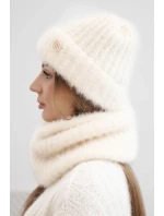 Dámský set čepice a s ozdobným ecru model 21803181 - K-Fashion Dámský set čepice a s ozdobným ecru model 21803181 - K-Fashion