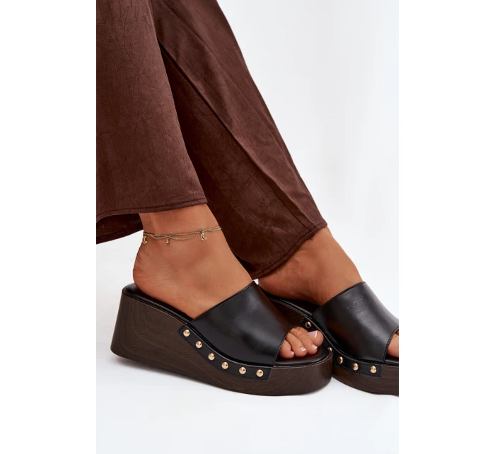 Dámské nazouváky na platformě se zlatými nýty Černé Arionne