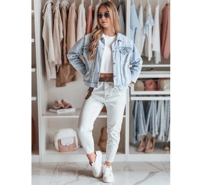 Dámské kalhoty s páskem světle šedé Dstreet model 21987149 - FashionStreet Dámské kalhoty s páskem světle šedé Dstreet model 21987149 - FashionStreet