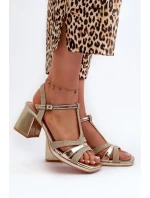 Sandále na podpätku model 197572 Vykročte štýlovo