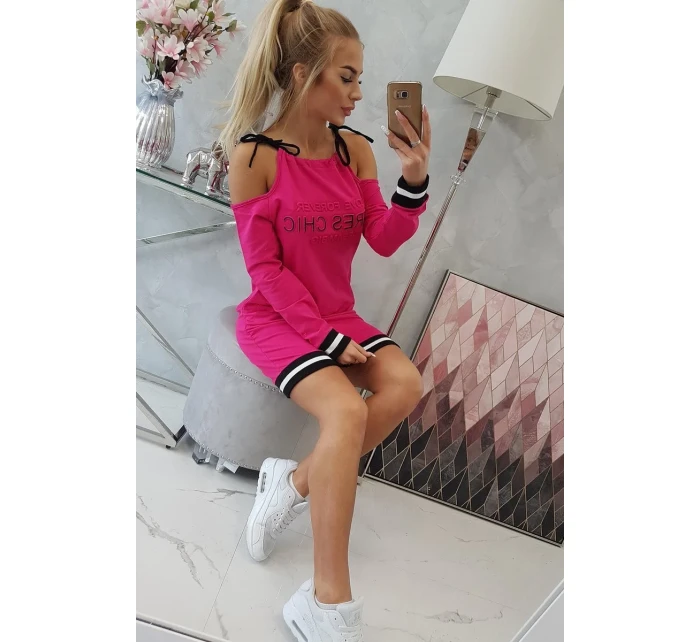 Tres Chic fuchsiové šaty