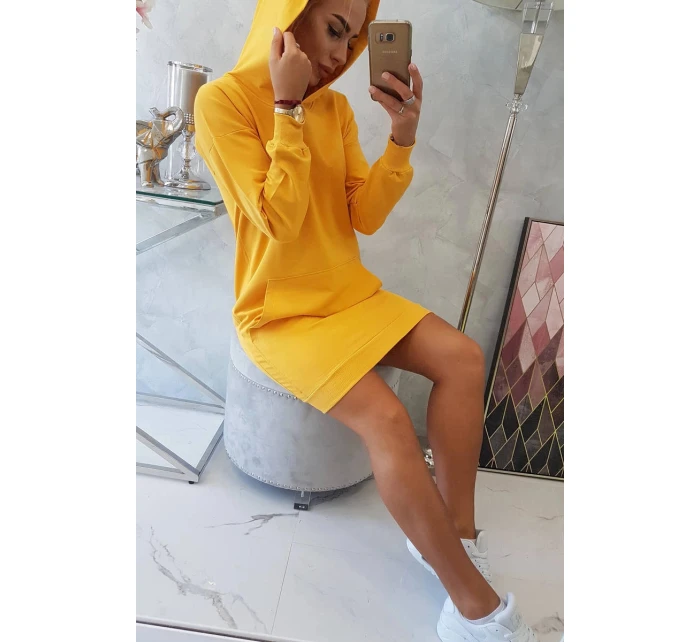 Šaty s kapucí hořčicové