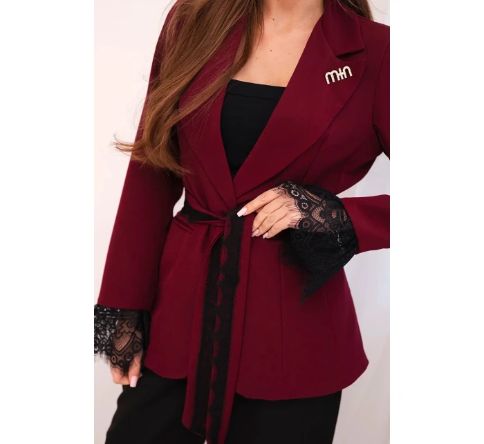 Dámský sako s páskem a krajkovým model 21774839 rukávů bordová - K-Fashion