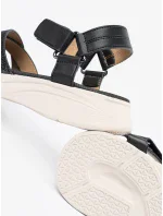 Praktické čierne sandále na platforme pre ženy Praktické čierne sandále na platforme pre ženy