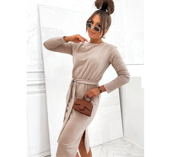 Béžové dámské midi šaty s páskem model 20302456 - Moon Béžové dámské midi šaty s páskem model 20302456 - Moon