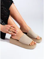 Pěkné hnědé dámské nazouváky na klínku Pěkné hnědé dámské nazouváky na klínku