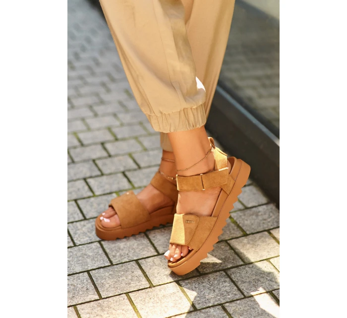 Damskie Zamszowe Sandały Na Platformie Big Star NN274705 Brązowe Damskie Zamszowe Sandały Na Platformie Big Star NN274705 Brązowe