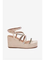 Sandały Damskie Na Koturnie Ze Zdobieniem Na Paskach Beżowe Lunara Sandały Damskie Na Koturnie Ze Zdobieniem Na Paskach Beżowe Lunara