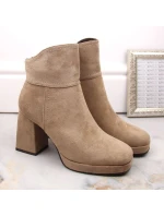 Dámske zateplené semišové čižmy na podpätku W SAN24B béžové - M.Daszynski Dámske zateplené semišové čižmy na podpätku W SAN24B béžové - M.Daszynski