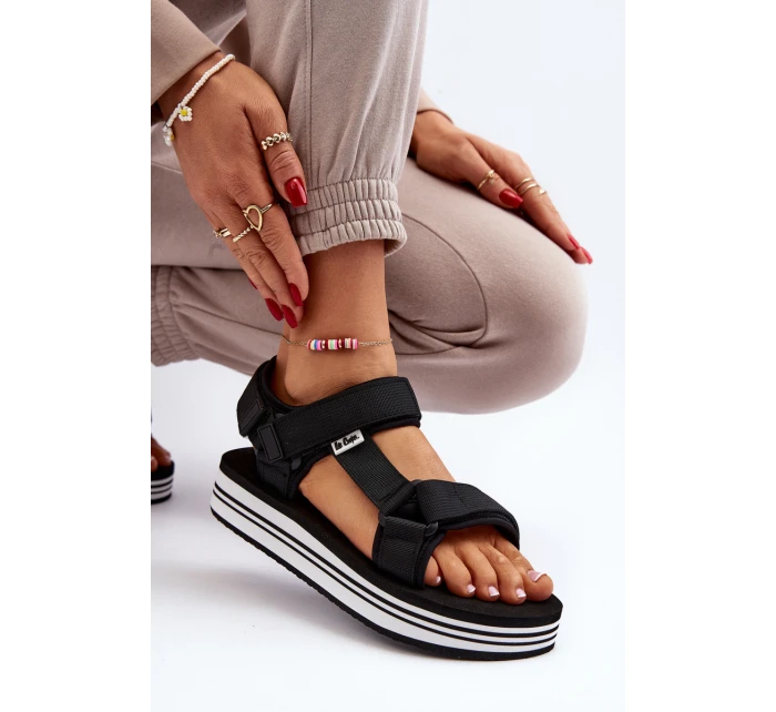 Dámské sandály na platformě model 21649075 Černé - Lee Cooper