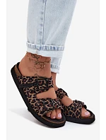 Dámské pantofle na platformě s přezkami  Leopardí vzor model 22147519 - D.Franklin