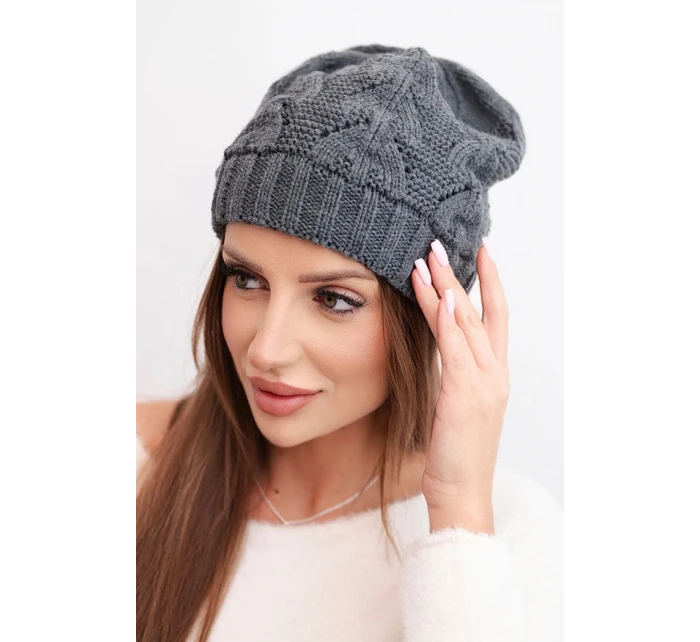 Dámska zimná pletená čiapka s čipkovým vzorom K427 graphite Dámska zimná pletená čiapka s čipkovým vzorom K427 graphite
