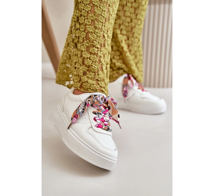 Dámské Tenisky Na Platformě S Dekorativním Šněrováním Bílé model 21667752 - Boto