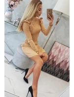 Přiléhavé svetrové šaty s knoflíky béžové barvy