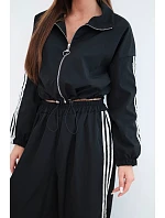 Dámský bavlněný komplet s oversized kalhotami a model 22294718 pruhy černý - K-Fashion Dámský bavlněný komplet s oversized kalhotami a model 22294718 pruhy černý - K-Fashion