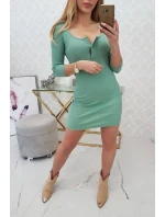 Tmavě mátové šaty s knoflíkovým výstřihem Tmavě mátové šaty s knoflíkovým výstřihem