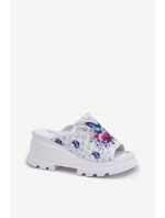 Skórzane Klapki Damskie Na Koturnie Artiker 56C0428 Białe