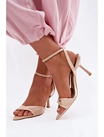 Sandále na podpätku model 226517 Vykročte štýlovo
