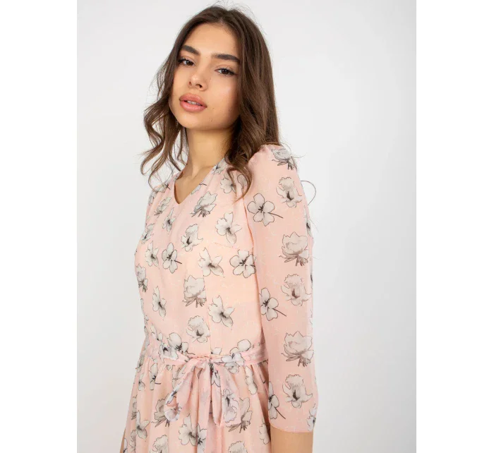 Šaty LK SK model 18453845 světle růžová - FPrice