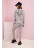 Dámska bavlnená tepláková súprava s kapucňou a potlačou sivá Dámska bavlnená tepláková súprava s kapucňou a potlačou sivá