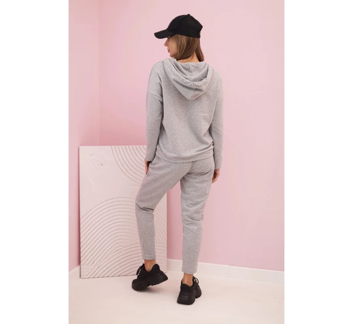 Dámska bavlnená tepláková súprava s kapucňou a potlačou sivá Dámska bavlnená tepláková súprava s kapucňou a potlačou sivá
