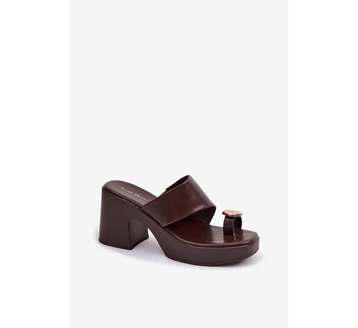 Žabky na podpätku model 225376 Krok vo veľkom štýle