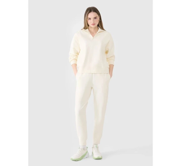 Dámské tepláky typu jogger model 21433196 - 4F Dámské tepláky typu jogger model 21433196 - 4F