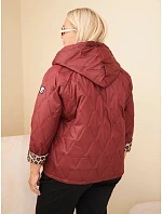 Dámská bunda Plus Size s kapucí a leopardím lemováním bordó červená Dámská bunda Plus Size s kapucí a leopardím lemováním bordó červená