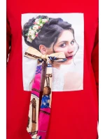 Blúzka s grafickou a farebnou 3D mašľou červená Blúzka s grafickou a farebnou 3D mašľou červená