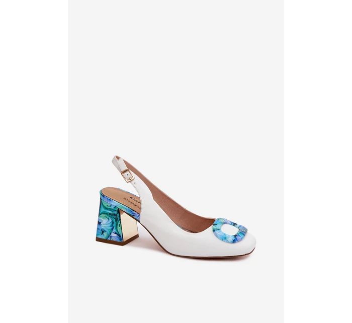 Kožené dámské sandály na podpatku s přezkou D&A LZ61-2010 bílé Kožené dámské sandály na podpatku s přezkou D&A LZ61-2010 bílé