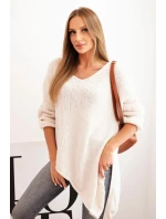 Dámský asymetrický svetr z vlny Plus Size s V výstřihem světlá béžová Dámský asymetrický svetr z vlny Plus Size s V výstřihem světlá béžová