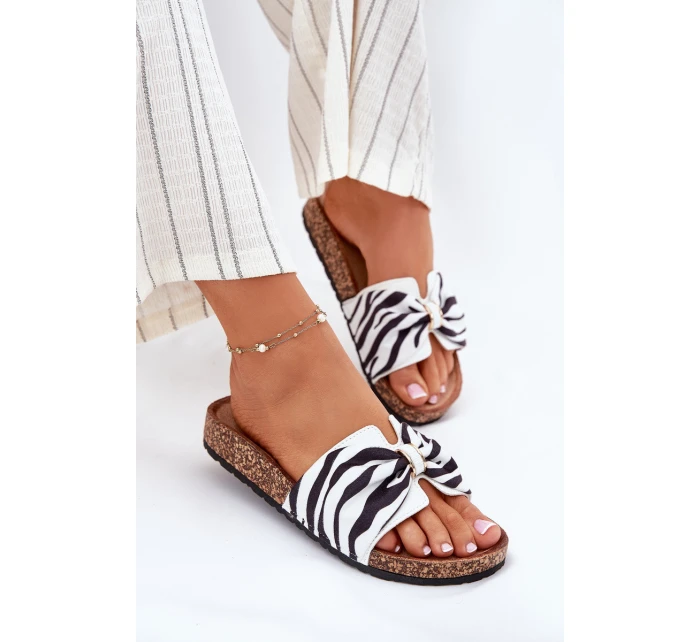 Dámské pantofle na korkové platformě Zebra model 21696548 - Boto Dámské pantofle na korkové platformě Zebra model 21696548 - Boto