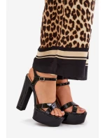 Dámské sandály na vysokém podpatku a platformě lakované černé model 21688886 - Boto