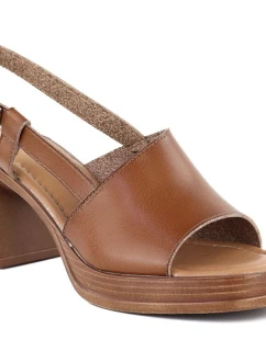 Dámske hnedé sandále na podpätku Potocki 54324